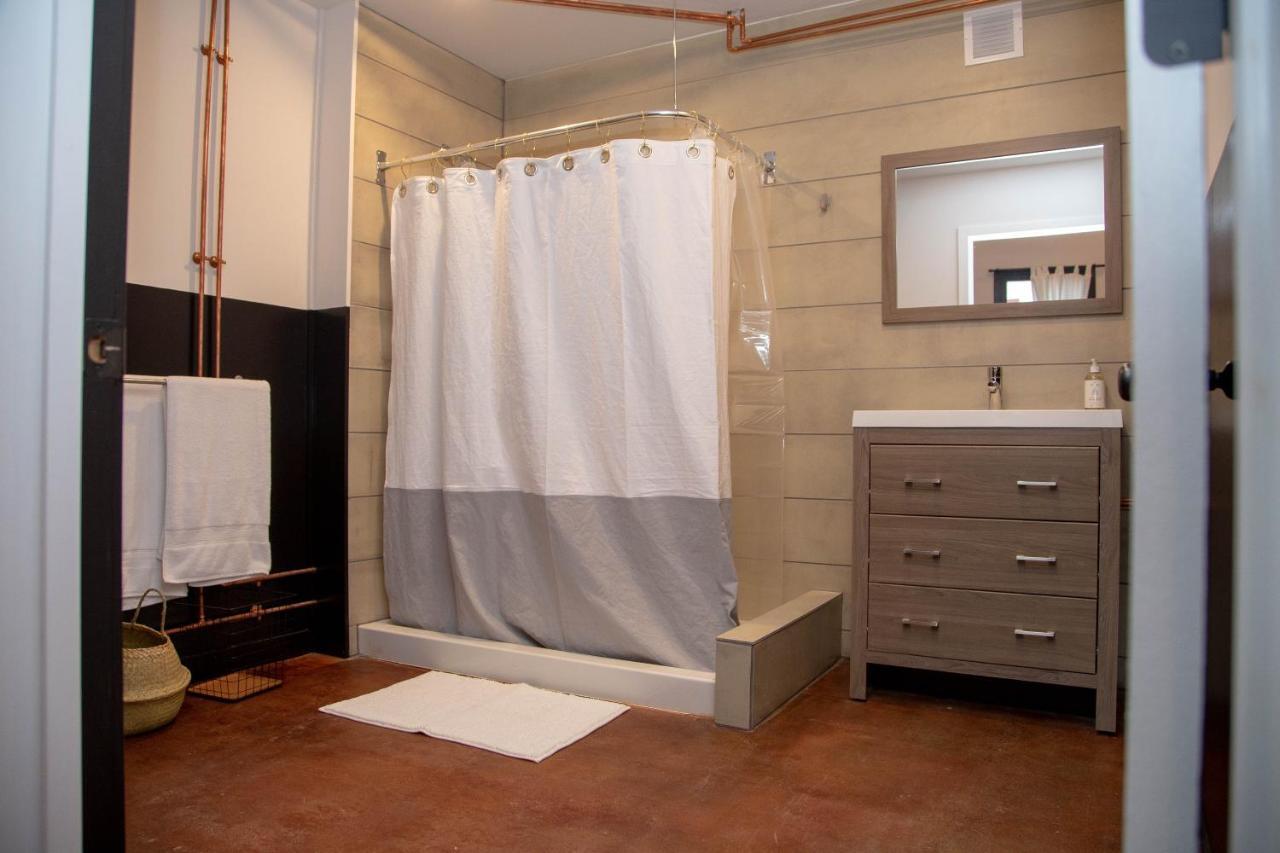 Eco Friendly Loft In Center City, Contactless Check In - Hive Room フィラデルフィア エクステリア 写真