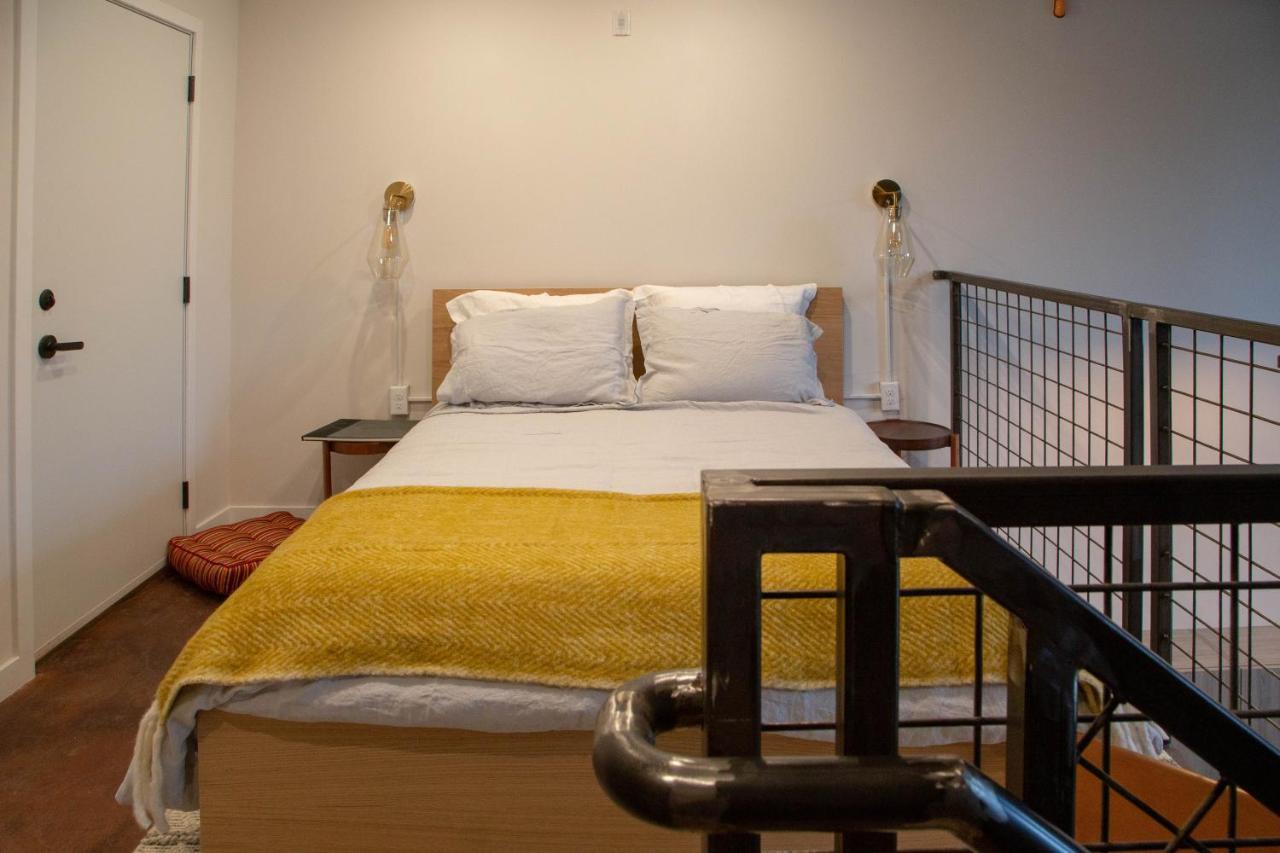 Eco Friendly Loft In Center City, Contactless Check In - Hive Room フィラデルフィア エクステリア 写真
